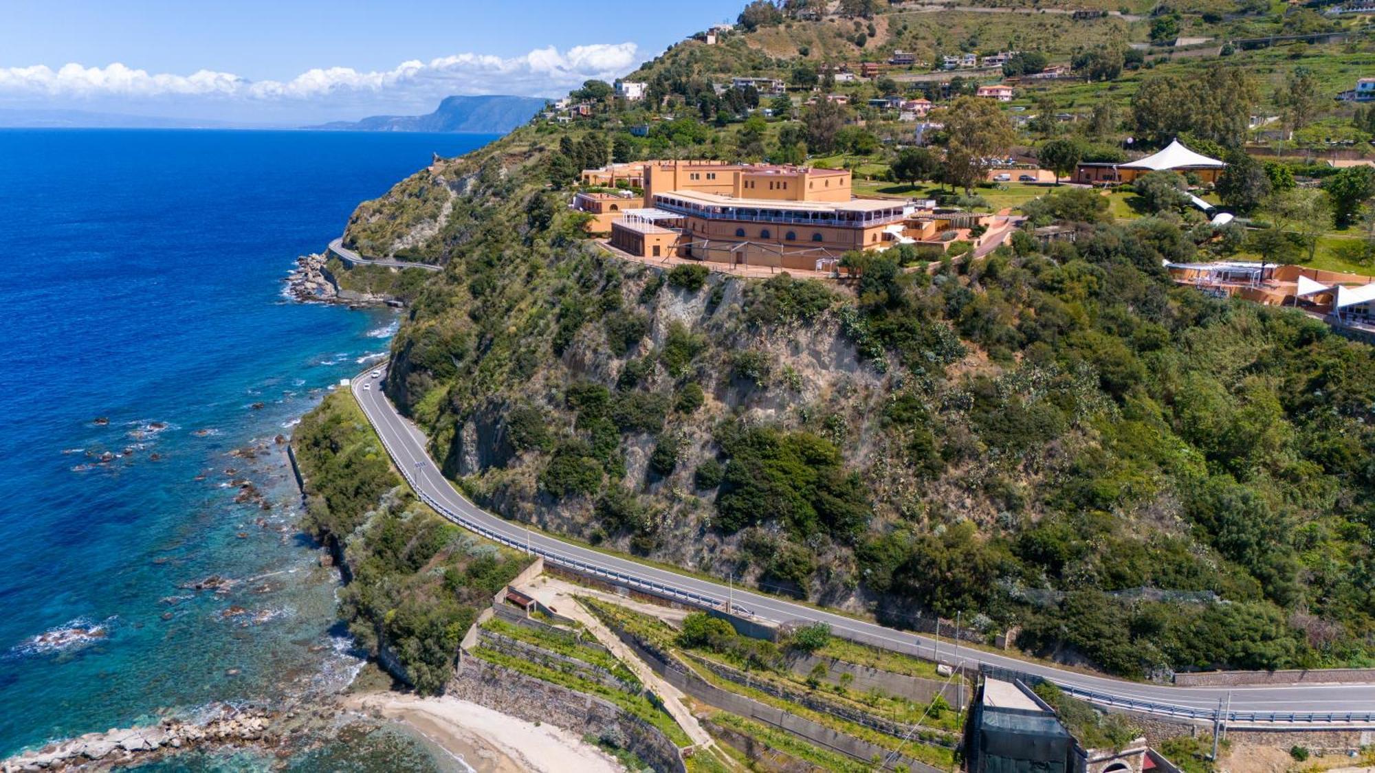 Altafiumara Resort&spa 4*